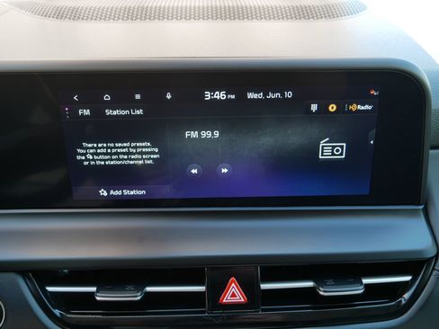 Certified 2024 Kia Seltos SX w/ SX Sunroof Package AWD/4WD image 22