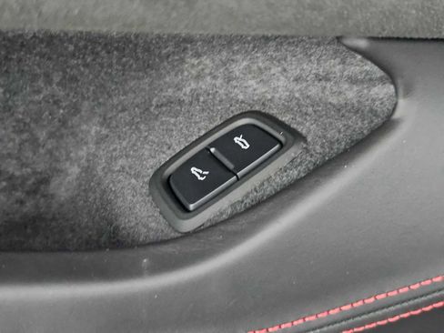 Used 2023 Chevrolet Corvette Stingray Premium Conv w/ Z51 Performance Package image 28