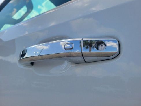 Used 2024 GMC Sierra 1500 SLT w/ SLT Premium Plus Package RWD image 9