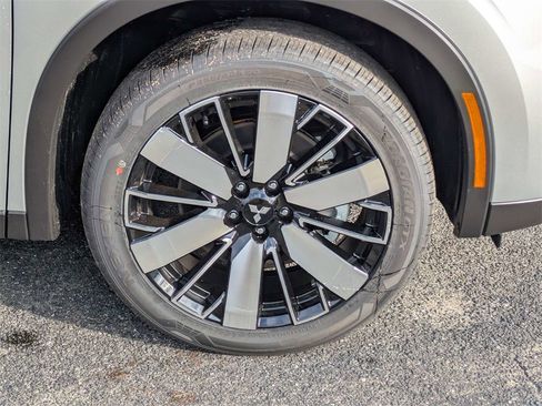 New 2026 Mitsubishi Outlander SE image 11