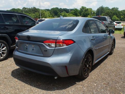 Used 2026 Toyota Corolla LE FWD image 4