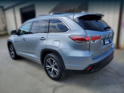 Used 2016 Toyota Highlander XLE image 4