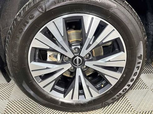 Certified 2023 Nissan Rogue SV FWD image 28