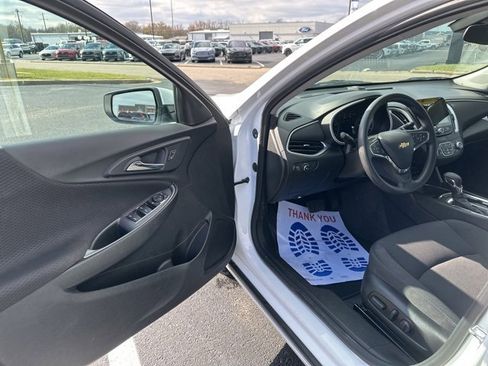 Used 2024 Chevrolet Malibu LT image 28