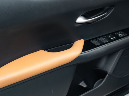 Used 2020 Lexus UX 250h w/ Premium Package image 18