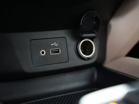 Used 2018 Nissan Rogue SV image 25