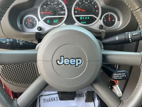 Used 2007 Jeep Wrangler Unlimited Sahara AWD/4WD image 11