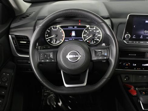 Certified 2024 Nissan Rogue SV w/ SV Premium Package FWD image 10