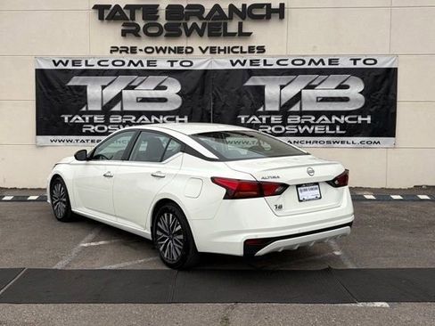 Used 2025 Nissan Altima 2.5 SV FWD image 13
