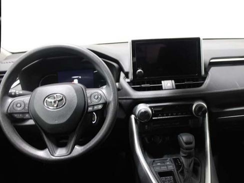 Used 2023 Toyota RAV4 LE FWD image 12