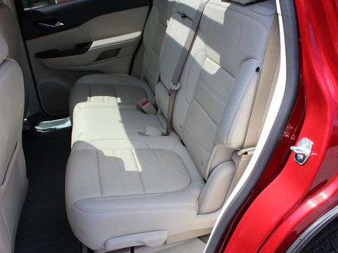 Used 2021 GMC Acadia Denali w/ Denali Technology Package AWD/4WD image 24