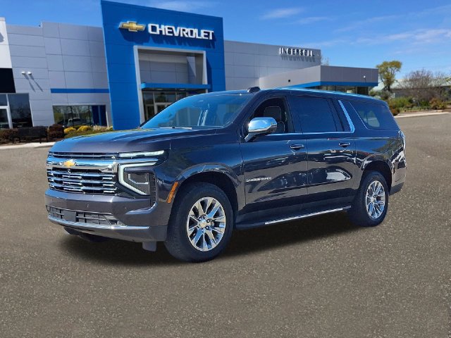 Used 2025 Chevrolet Suburban Premier AWD/4WD image 33