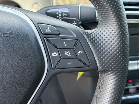 Used 2016 Mercedes-Benz E 350 Sedan w/ Premium Package image 25