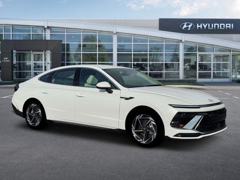 New 2026 Hyundai Sonata SEL FWD image 10