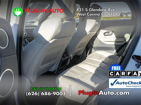 Used 2017 Land Rover Range Rover Evoque SE image 9