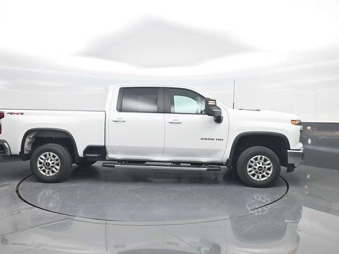 Used 2025 Chevrolet Silverado 2500 LT w/ Convenience Package AWD/4WD image 9