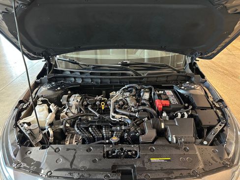 Used 2025 Nissan Altima 2.5 SV image 31