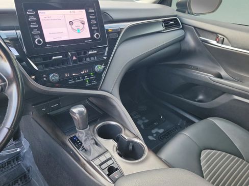 Used 2022 Toyota Camry SE w/ Convenience Package image 34
