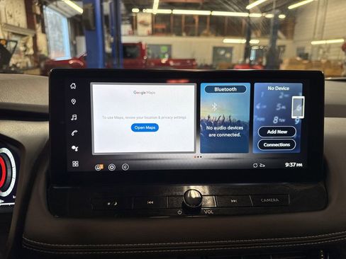Certified 2025 Nissan Rogue SL FWD image 21