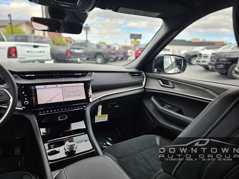 New 2026 Jeep Grand Cherokee Altitude AWD/4WD image 15