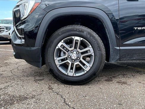 Used 2026 GMC Terrain Elevation FWD image 2