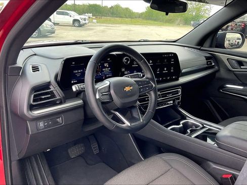 Used 2024 Chevrolet Traverse LT FWD image 14