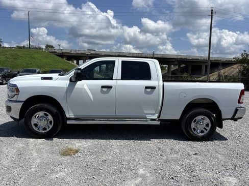 Used 2024 RAM 2500 Tradesman w/ Chrome Appearance Group AWD/4WD image 7