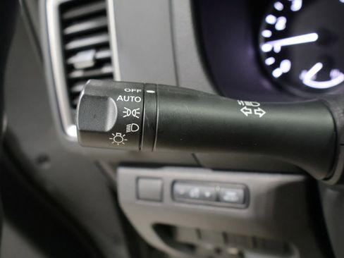 Used 2024 Nissan Frontier SV AWD/4WD image 35