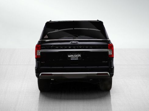 Used 2024 Ford Expedition Max XLT image 4