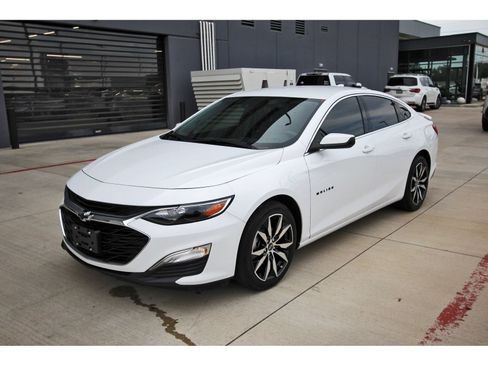 Used 2024 Chevrolet Malibu RS FWD image 3