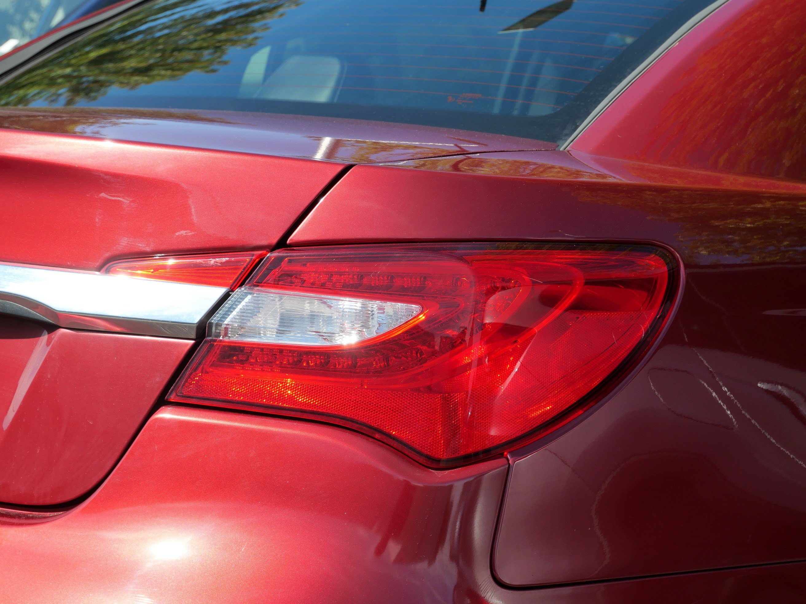 Used 2012 Chrysler 200 Limited FWD image 8