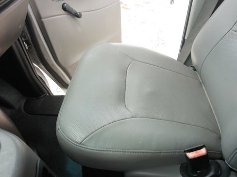Used 2003 Ford E-250 and Econoline 250 Extended RWD image 16