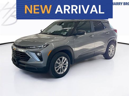 Used 2025 Chevrolet TrailBlazer LS w/ LS Convenience Package FWD image 1