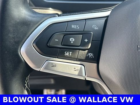 Certified 2023 Volkswagen Tiguan SE R-Line image 24