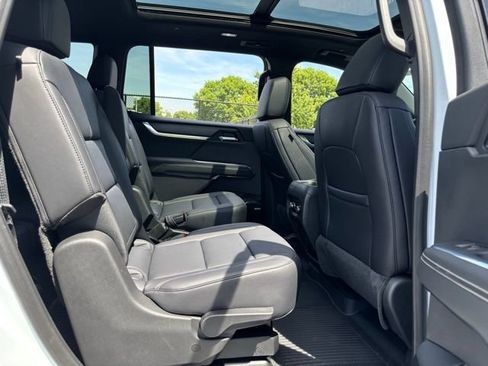 New 2026 GMC Acadia Elevation w/ Elevation Premium Package FWD image 39
