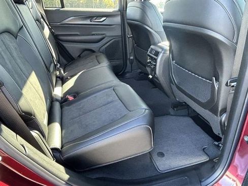 New 2025 Jeep Grand Cherokee Altitude image 25