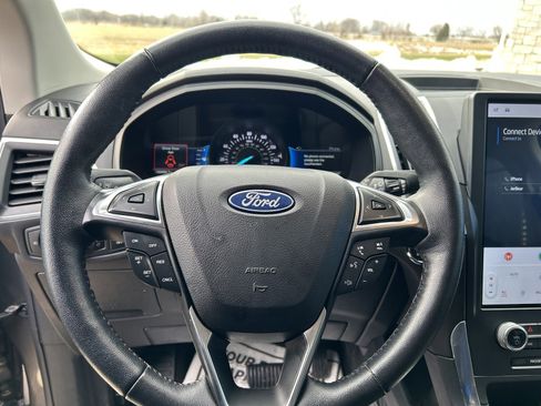 Used 2023 Ford Edge Titanium image 21