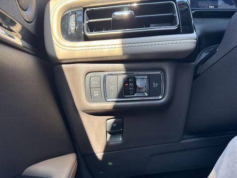 Used 2021 Lincoln Nautilus Reserve FWD image 25
