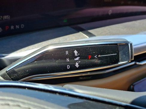 Certified 2025 Cadillac Escalade IQ Luxury 2 AWD/4WD image 15