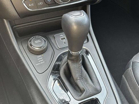 Used 2023 Jeep Cherokee Altitude Lux AWD/4WD image 28