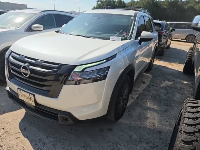 Used 2022 Nissan Pathfinder SV w/ SV Premium Package AWD/4WD image 3