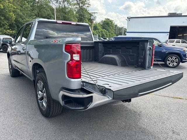 Used 2025 Chevrolet Silverado 1500 LT AWD/4WD image 7