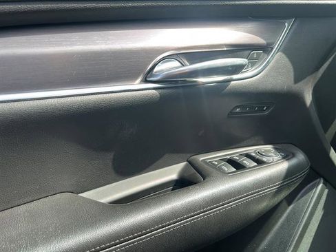 Used 2019 Cadillac XT5 Luxury image 25