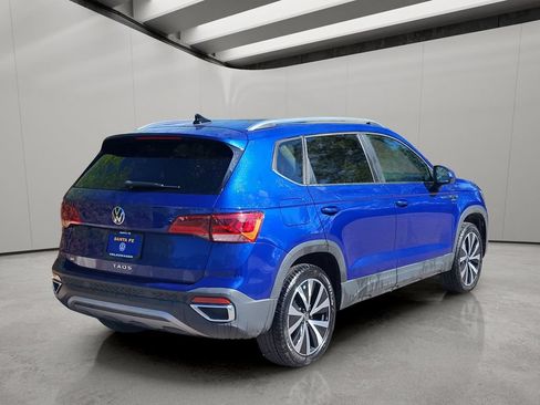 Used 2024 Volkswagen Taos SE FWD image 3
