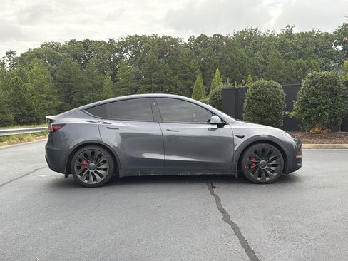 Used 2023 Tesla Model Y Long Range AWD/4WD image 5