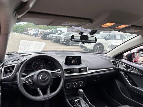 Used 2017 MAZDA MAZDA3 Sport FWD image 11
