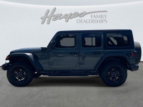 Used 2024 Jeep Wrangler Unlimited AWD/4WD image 8