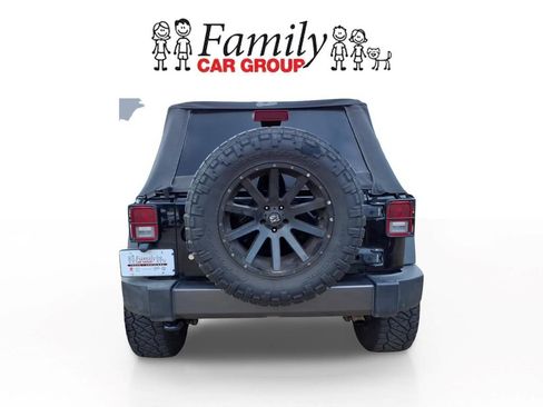 Used 2017 Jeep Wrangler Unlimited Sport AWD/4WD image 3