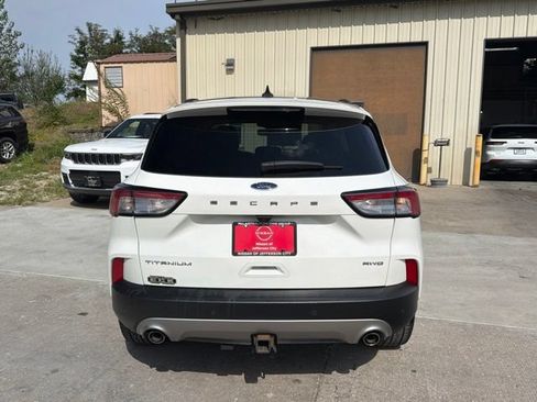 Used 2022 Ford Escape Titanium w/ Titanium Elite Package AWD/4WD image 4