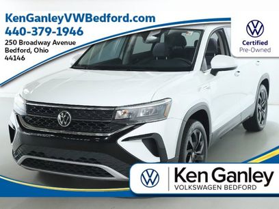 Certified 2022 Volkswagen Taos SE w/ Panoramic Sunroof Package